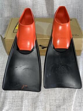 Finis Long Floating Fins NIB Small  M 3-5 / W 4-6